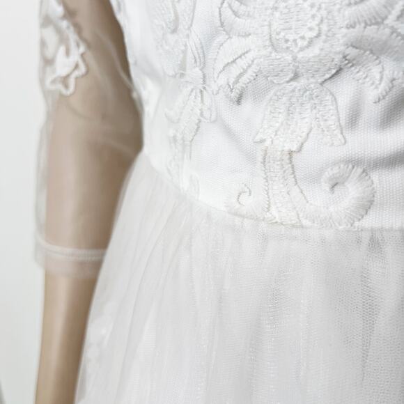 [Chi Chi London] White Flore Lace Embroidered Tulle Retro Bridal Midi Dress 12 - Picture 10 of 12